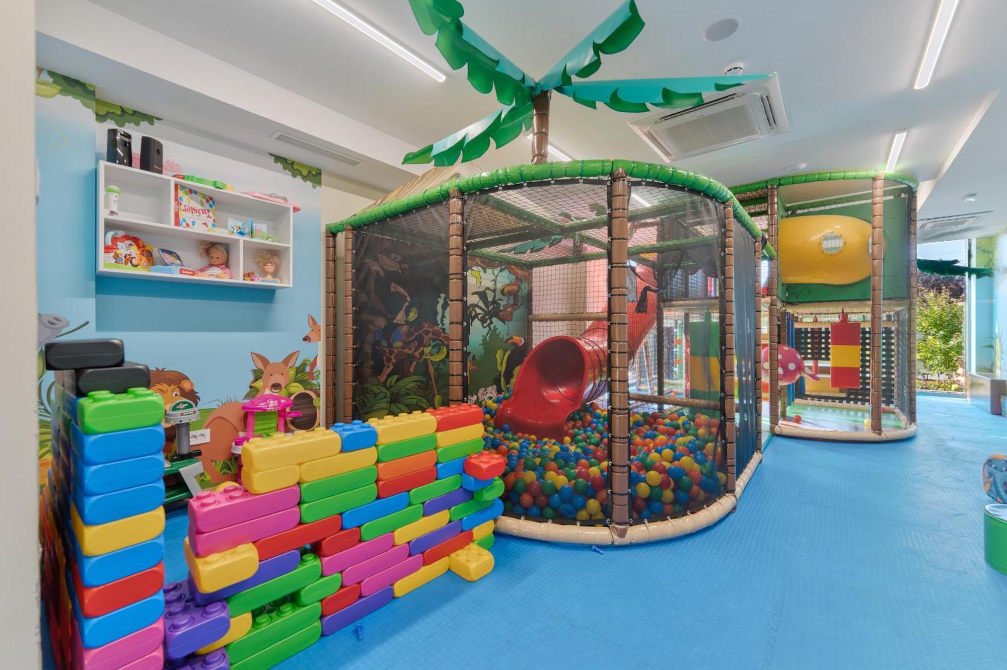 Hotel Siesta อูชิเซ ภายนอก รูปภาพ