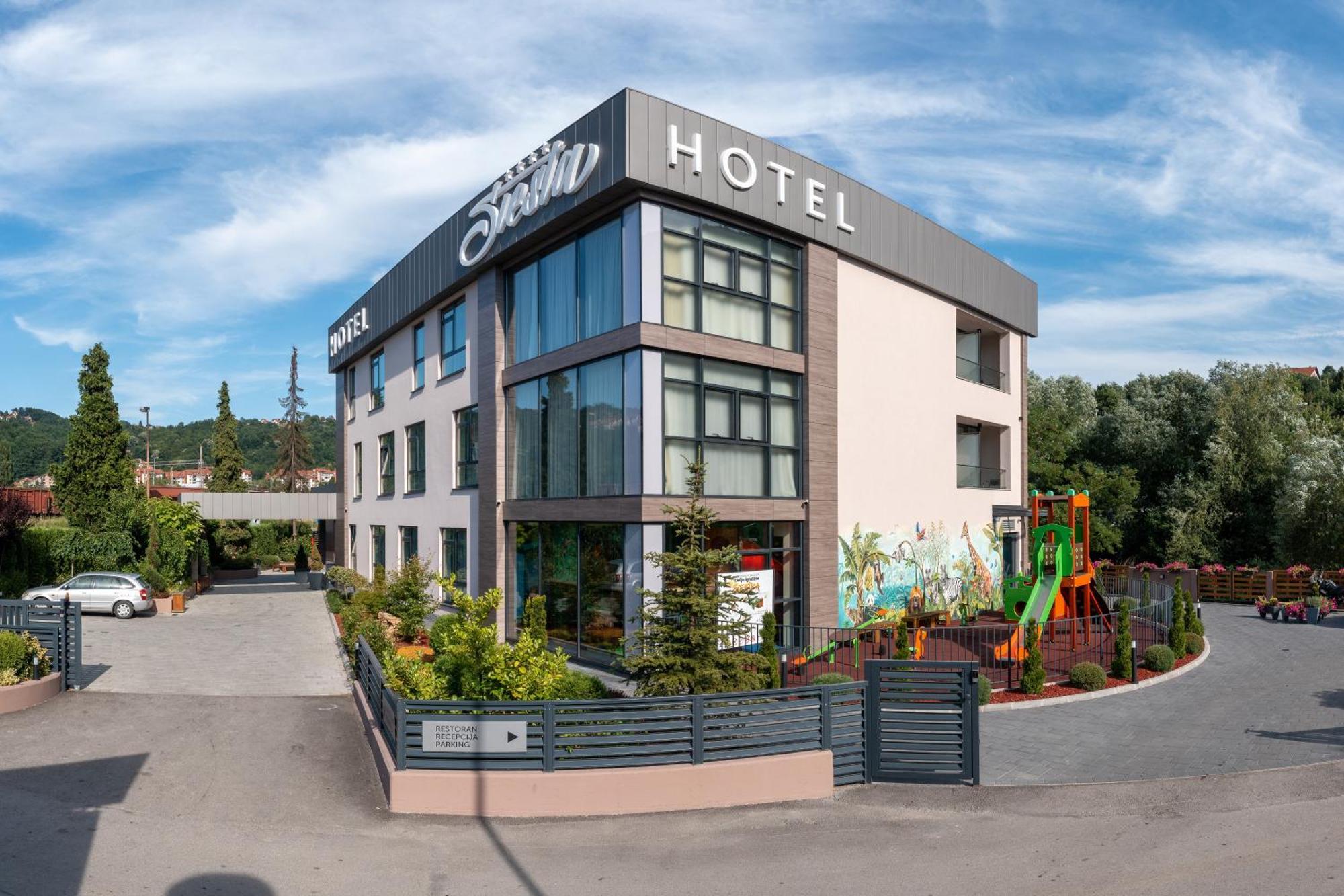 Hotel Siesta อูชิเซ ภายนอก รูปภาพ