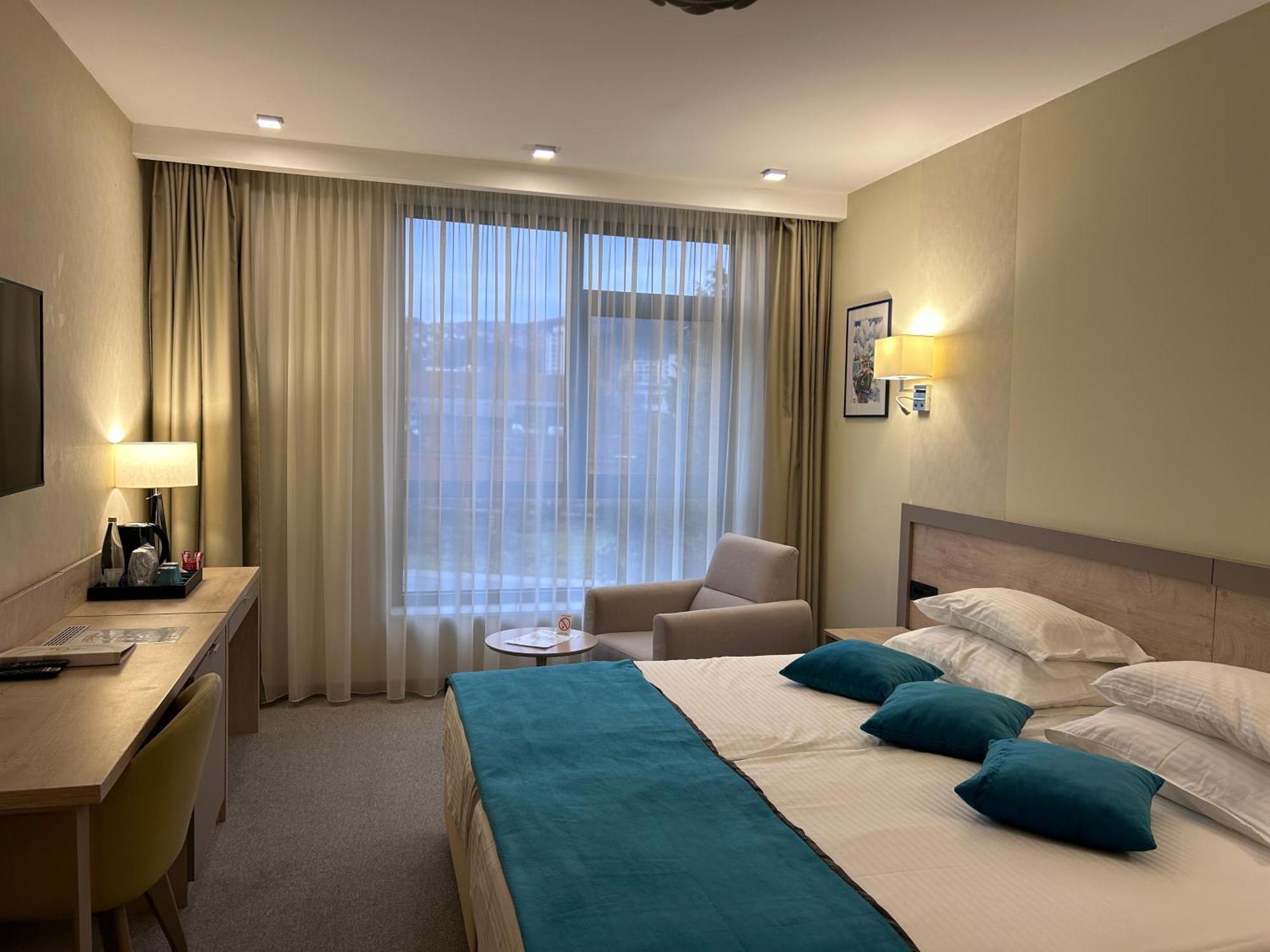 Hotel Siesta อูชิเซ ภายนอก รูปภาพ