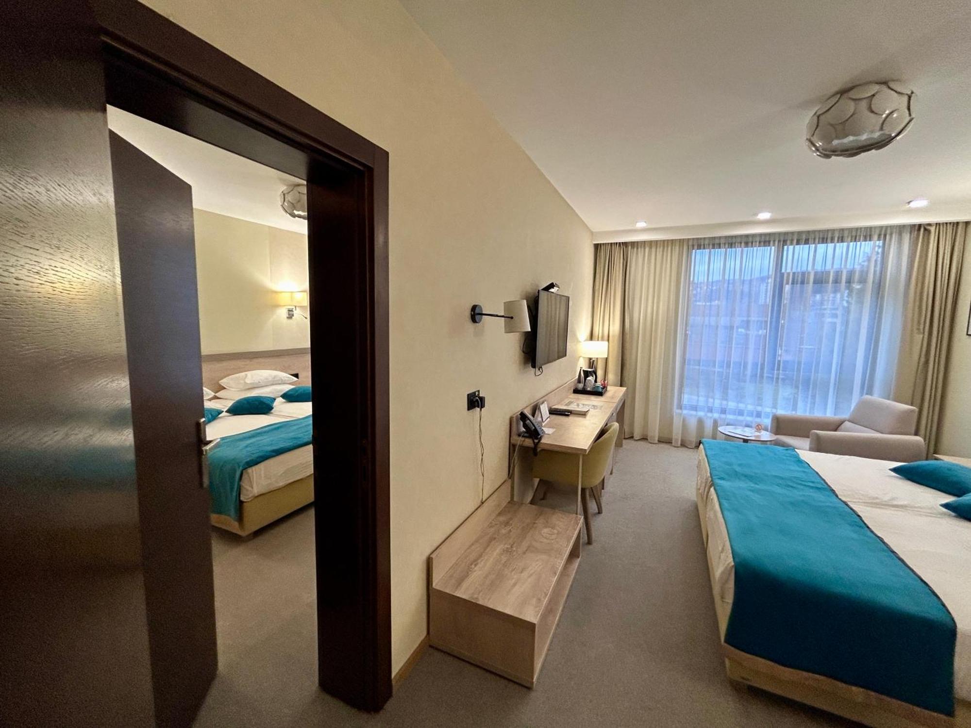 Hotel Siesta อูชิเซ ภายนอก รูปภาพ
