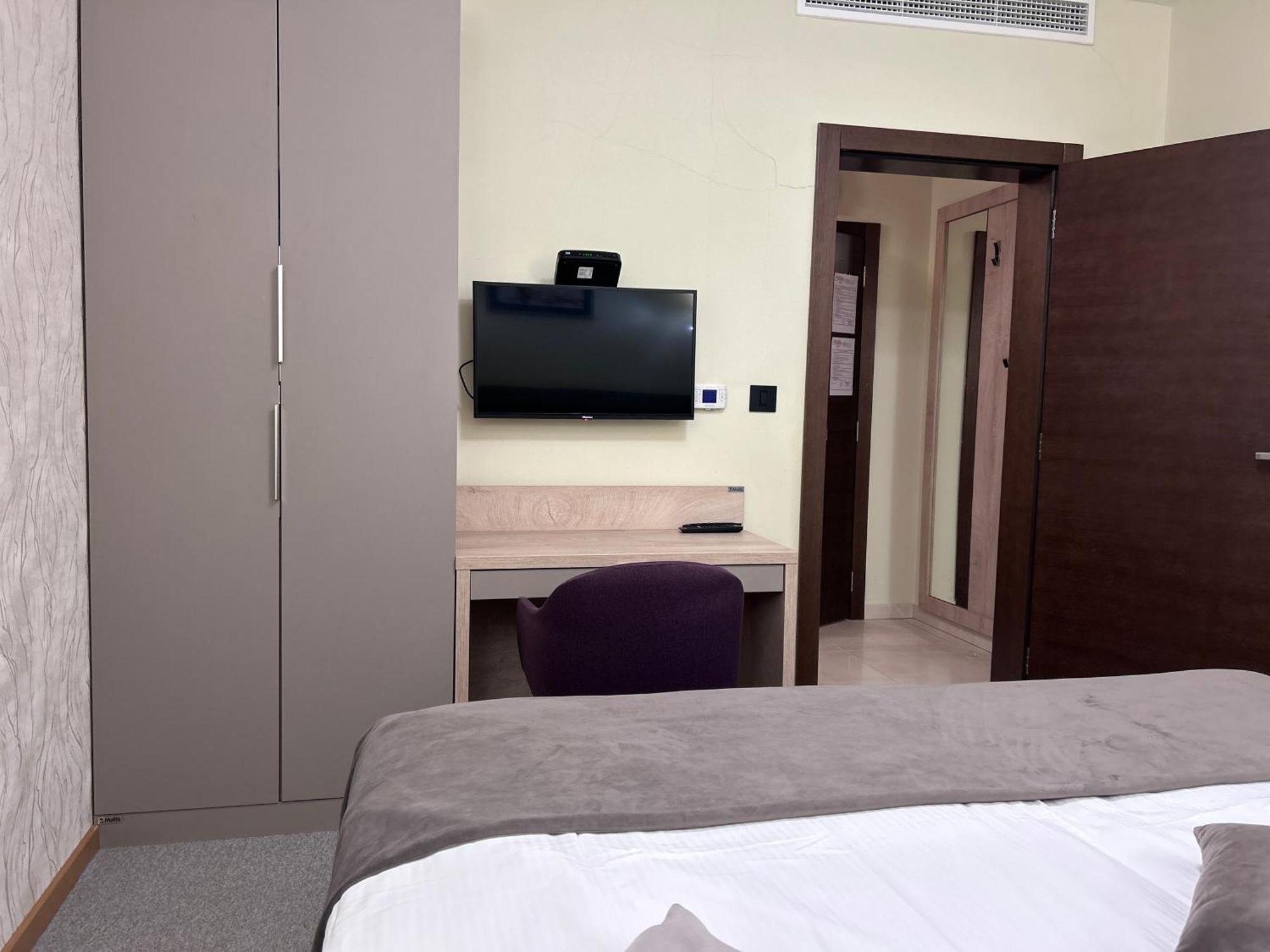 Hotel Siesta อูชิเซ ภายนอก รูปภาพ
