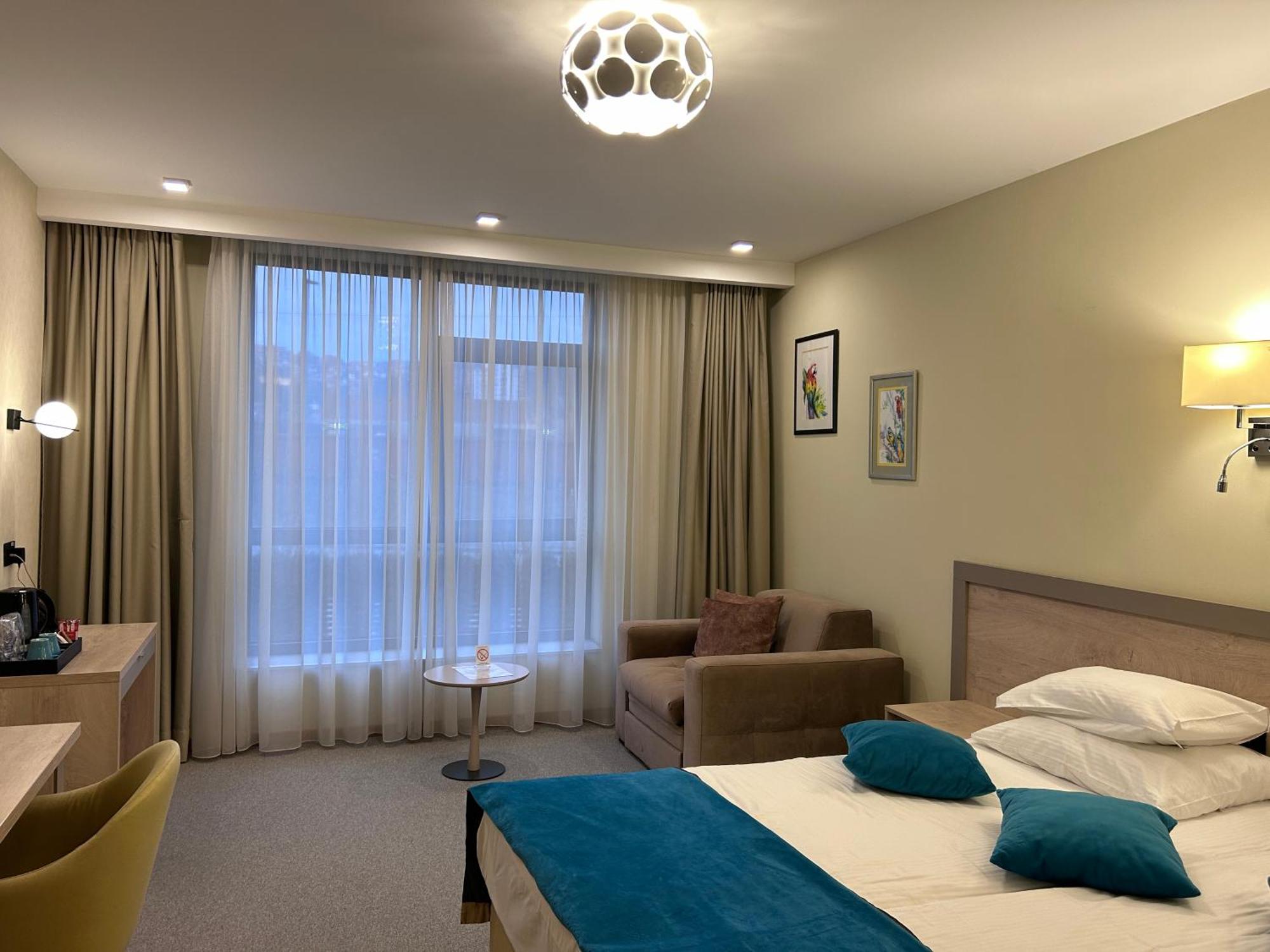 Hotel Siesta อูชิเซ ภายนอก รูปภาพ