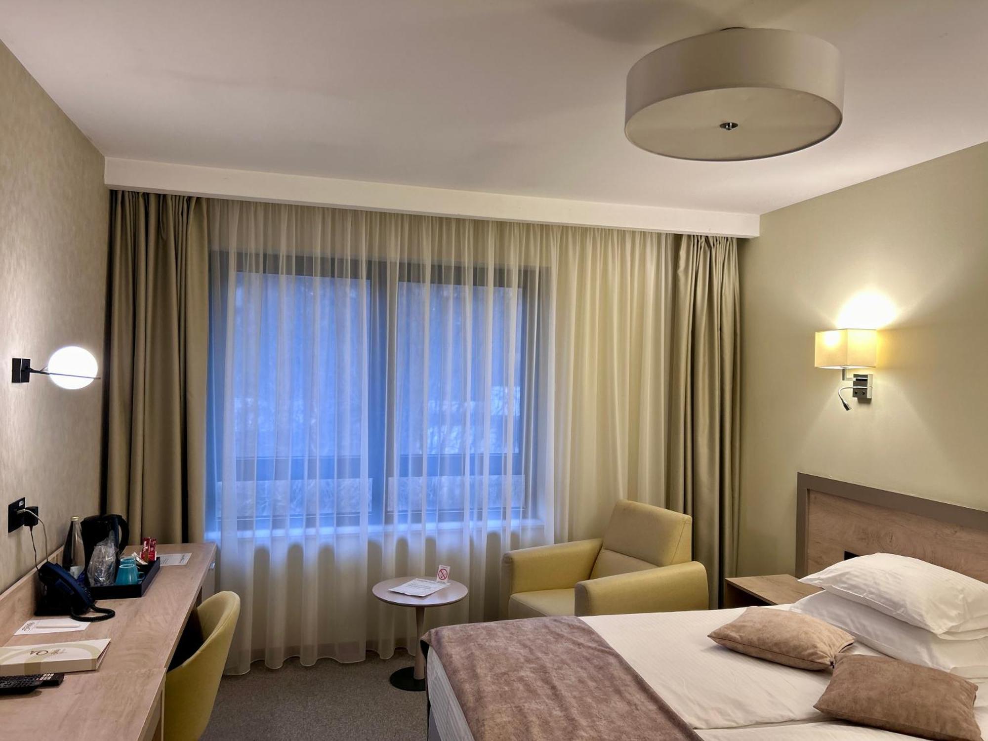 Hotel Siesta อูชิเซ ภายนอก รูปภาพ
